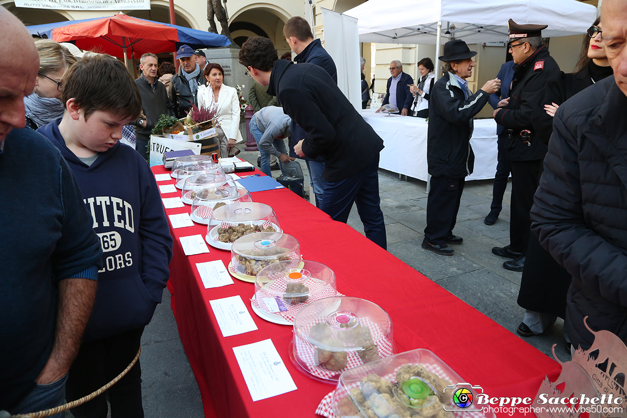 VBS_4275 - Fiera Nazionale del Tartufo Bianco 2024.jpg